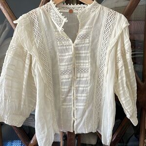 Free People ivory lace bohemian top 🍦